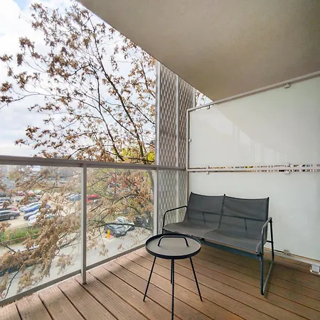 Riverside Harmony Chic By Bookinghost