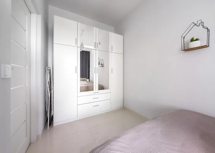 Riverside Harmony Chic By Bookinghost *