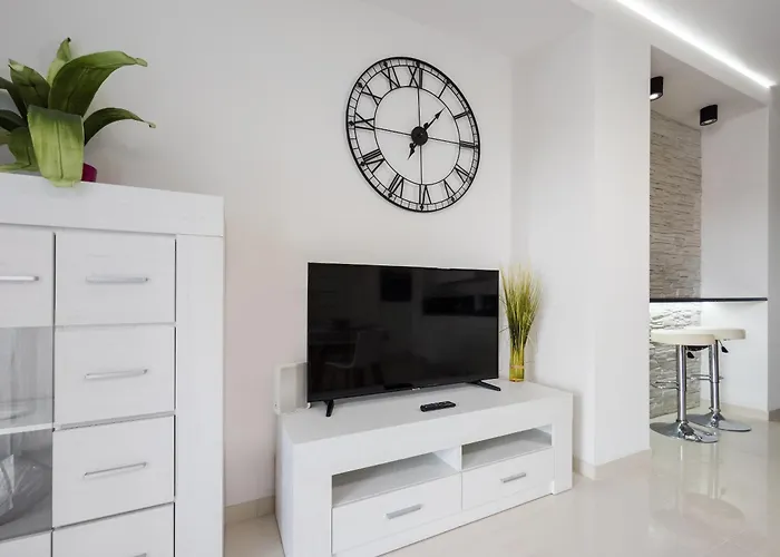 Apartment Riverside Harmony Chic By Bookinghost